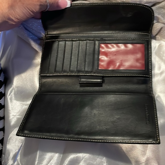 Dooney and Bourke signature lock long wallet - Picture 4 of 15